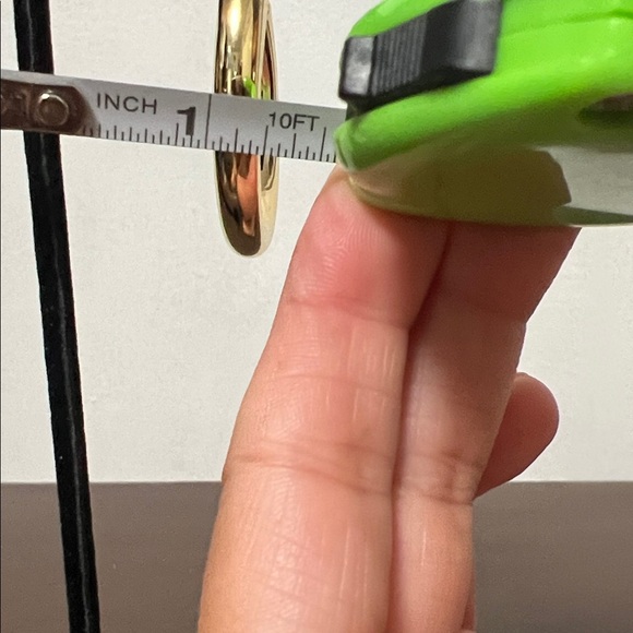 Elegant Gold Hoop Earrings - Picture 3 of 5